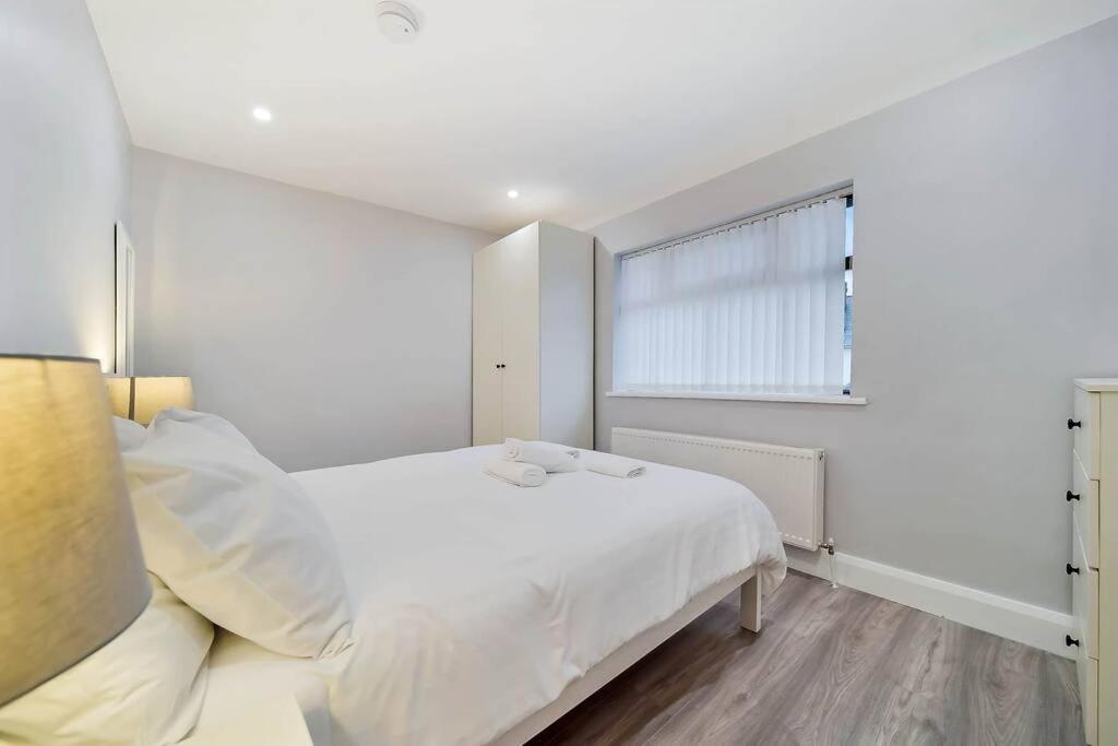 Ardoyne Lodge 'Sleeping 4 Guests' Belfast Extérieur photo