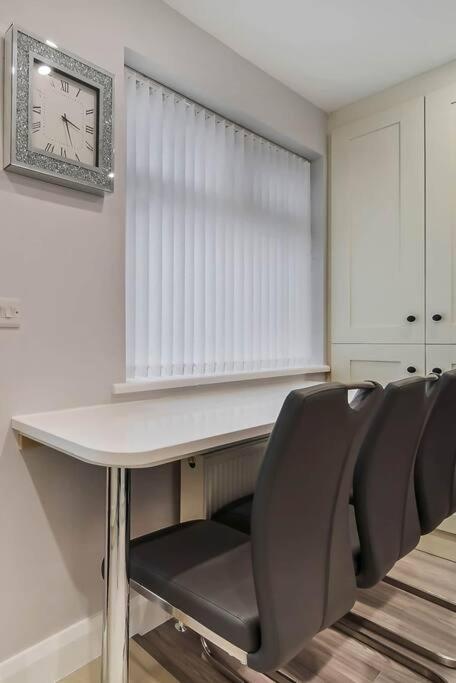 Ardoyne Lodge 'Sleeping 4 Guests' Belfast Extérieur photo