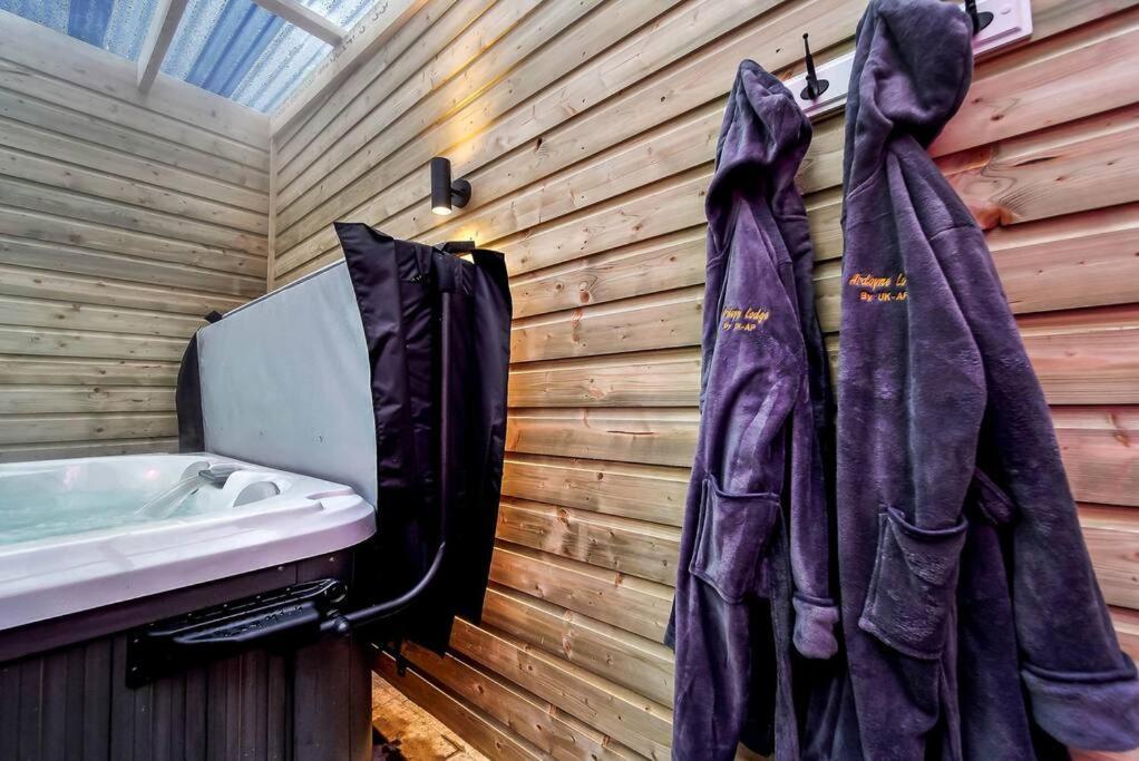 Ardoyne Lodge 'Sleeping 4 Guests' Belfast Extérieur photo